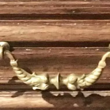 aqu� se muestra uno de los cajones. Trinchador Belga (el Cazador) 