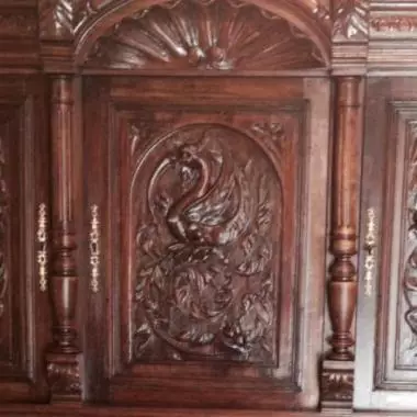 vista frontal de trinchador franc�s v�ase ornamentos victorianos Trinchador Frances (dragon ) 1830 Al 1850 