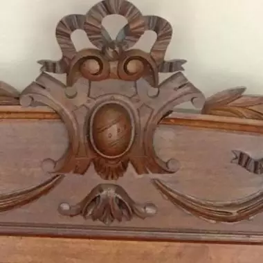 parte completa de la cabecera de la cama victoriana CAMA VICTORIANA (1880 Al 1890 )