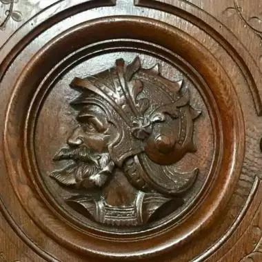 tallado fino del mueble espa�ol Trinchador Español (los Conquistadores) 