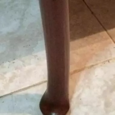 el estilo de pata del servidor es Queen Anna Buffetero Inglés (espejo Central ) 