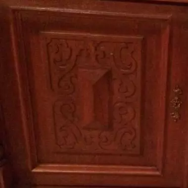 retablo de bajo relieve en su parte inferior Mueble Sacro Francés ( 1870 Al 1890 ) 