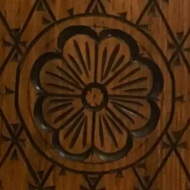 acercamiento del costado superior : del mueble ex�ntrico Mueble Frances Excéntrico (año 1880-1890 ) 