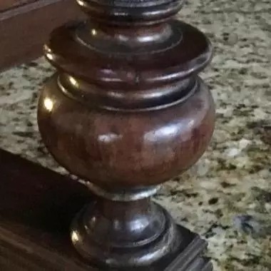 Estilo de columna del trinchador franc�s. Trinchador Frances ( Zorra Con Uvas)
