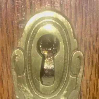 cerrojo de la puerta lateral de la credenza Librero / Archivero Art- Nouveau (1890- 1910 )