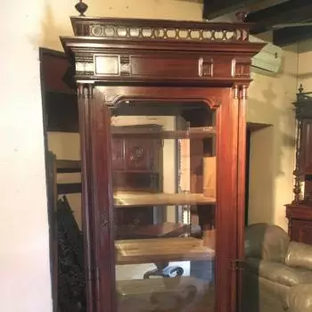 IMG_1271.JPG foto de la vitrina neocl�sica realizada con madera de nogal Vitrina Neoclásico (Frances ) Año: 1890 Al 1910