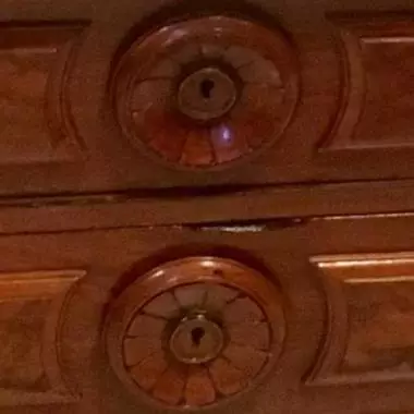 parte de la vista : de los cajones del tocador Tocador East- Lacke Victoriano