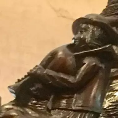 Hermosa talla en roble ( en su corona ) Librero Breton ( Corona Decorativa)