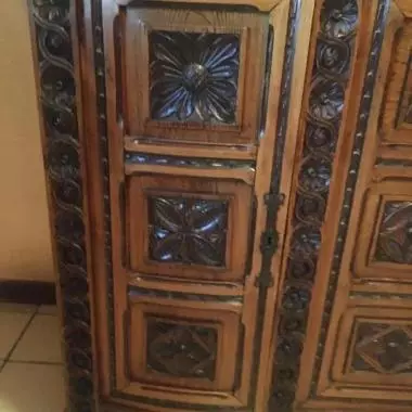 costado derecho del mueble Mueble Frances Excéntrico (año 1880-1890 ) 