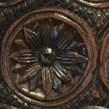 talla en bajo relieve : 
Madera de robler Mueble Frances Excéntrico (año 1880-1890 ) 