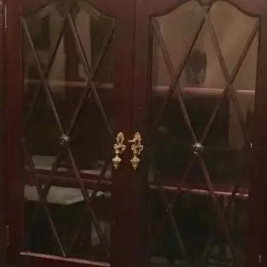 fotograf�a frontal de la credenza Credenza Art- Nouveau (1890 -1910 ) 