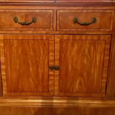 Aspecto general del buffetero . Bufetero Contemporanio