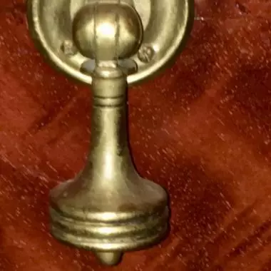 jaladera de bronce del servidor ingles Buffetero Inglés (espejo Central ) 