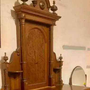 imagen lateral del mueble sacro Mueble Sacro Francés ( 1870 Al 1890 ) 