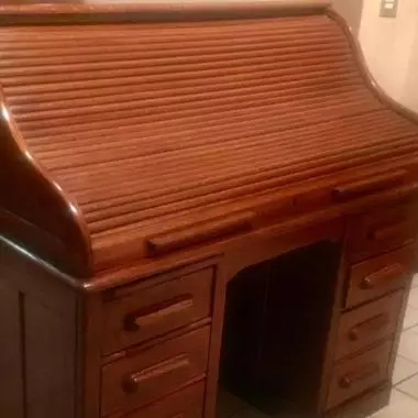 vista total del escritorio con su cortina cerrada Escritorio De Cortina (Correos/Telegrafos) 