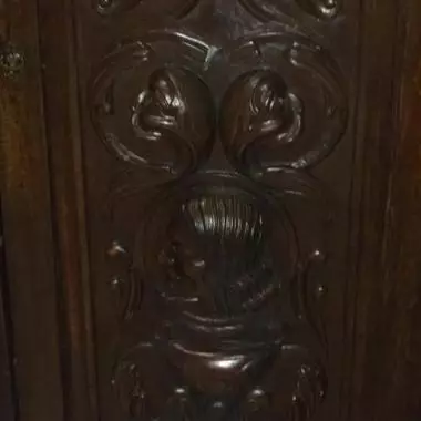 parte rectangular del retablo lado derecho ( parte inferior) Mueble Español Librero / Archivero ( Los Conquist