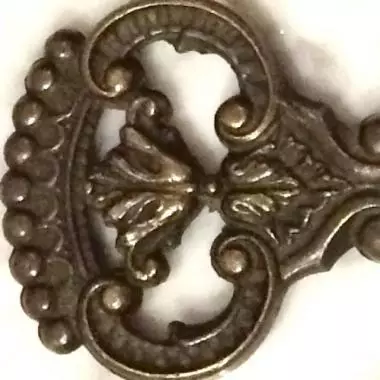 esta es la llave original del mueble Bufetero De Raiz De Olmo ( 1915-1925 )