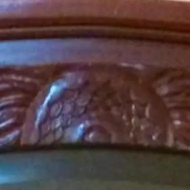 acercamiento de la parte superior del ropero frances ; v�ase el ornamento art-nouveau Ropero / Vitrina (Ecléctico )