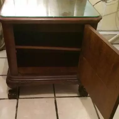 Parte interna del bur� : donde se muestran su entrepa�o 
Loc. se�orita : laura cd. victoria Tamps. (paty Bags) Recamara Ecléctica (1920-1930 )
