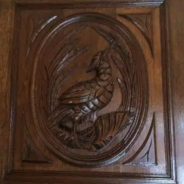 Acercamiento del retablo donde se encuentra en la parte inferior izquierda Trinchador Frances ( Leones Alados)