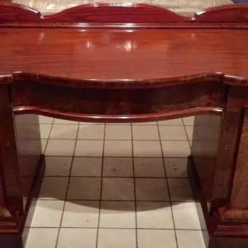 fotografia tomada en su parte frontal Bufetero/ Escritorio Ingles (1890 1900) 