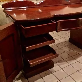 aspecto externo del mueble: donde se ve sus tipos de estanterias Bufetero/ Escritorio Ingles (1890 1900) 