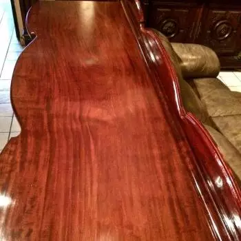 aqui se muestra a plenitud la cubierta del mueble 
Medidas: 2.00 mts. longitud / .67 cm de ancho Bufetero/ Escritorio Ingles (1890 1900) 