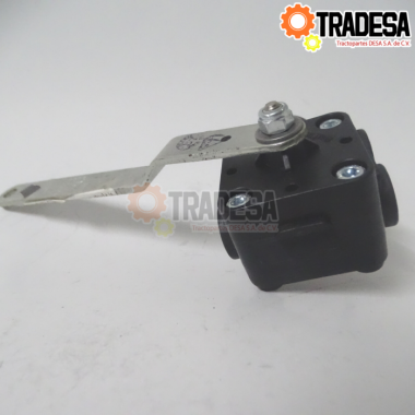 Valvula Niveladora De Suspension Con Ponchadora HENDRICKSON 1360501 